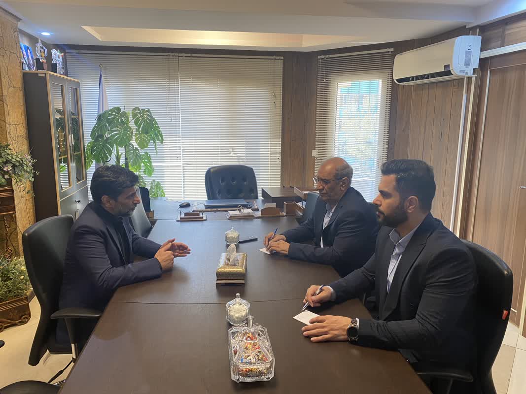 نشست مدیر شعب استان تهران با رییس کانون بازنشستگان تامین اجتماعی استان 
