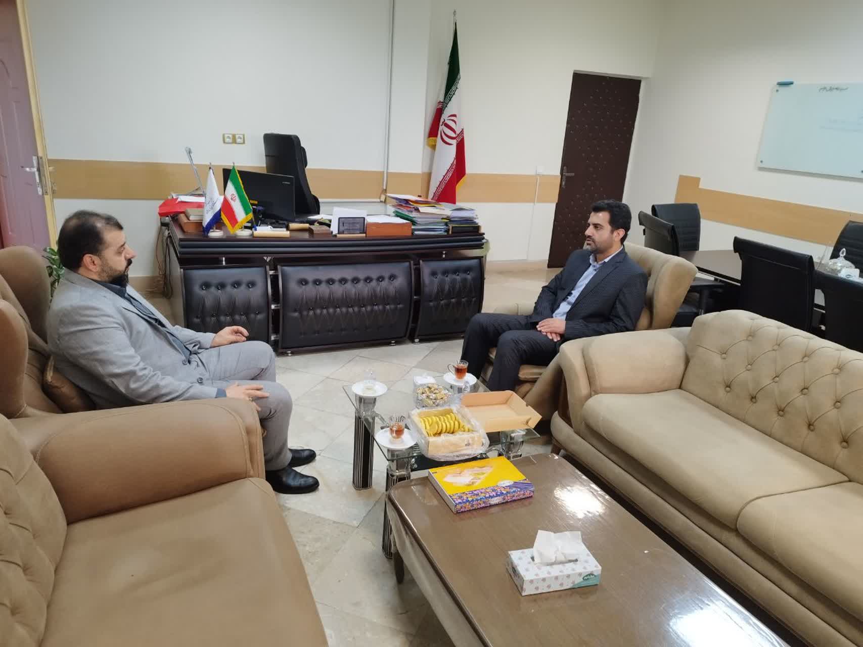 تقدیرمعاون توسعه مدیریت و منابع انسانی استانداری کرمانشاه ازخدمات شرکت آتیه سازان حافظ 
