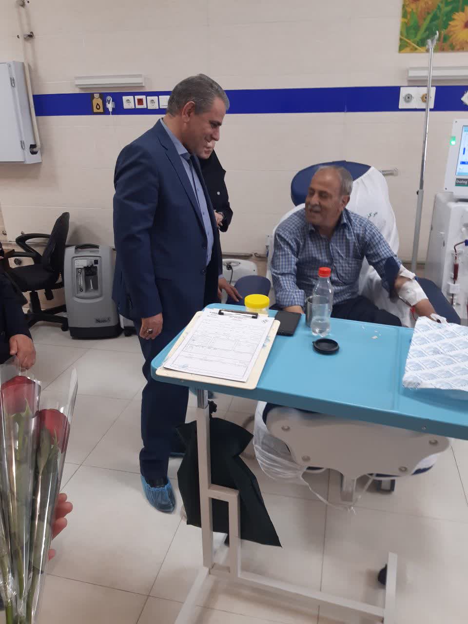 بازدید مدیرشعبه آتیه سازان حافظ استان زنجان از کلینیک خیریه حمایت از بیماران کلیوی 