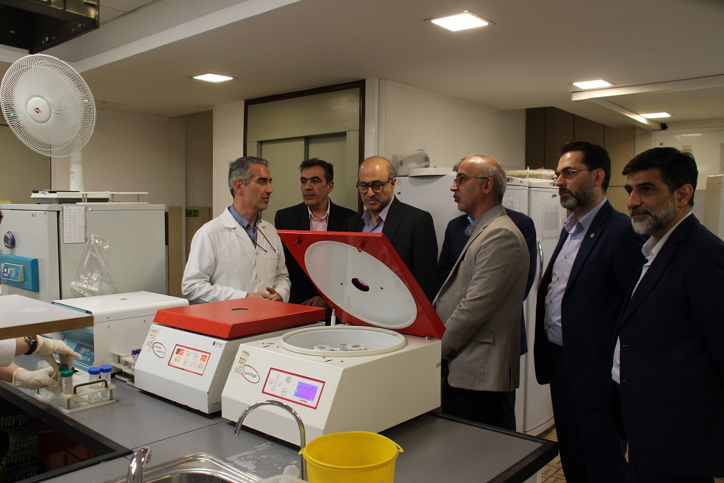 بازدید مدیرعامل شرکت آتیه سازان حافظ از آزمایشگاه تشخیصی طبی قلهک 
