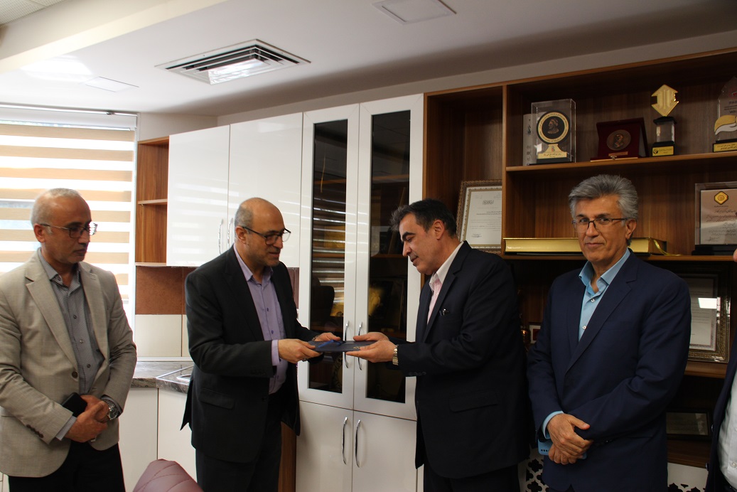بازدید مدیرعامل شرکت آتیه سازان حافظ از آزمایشگاه تشخیصی طبی قلهک 
