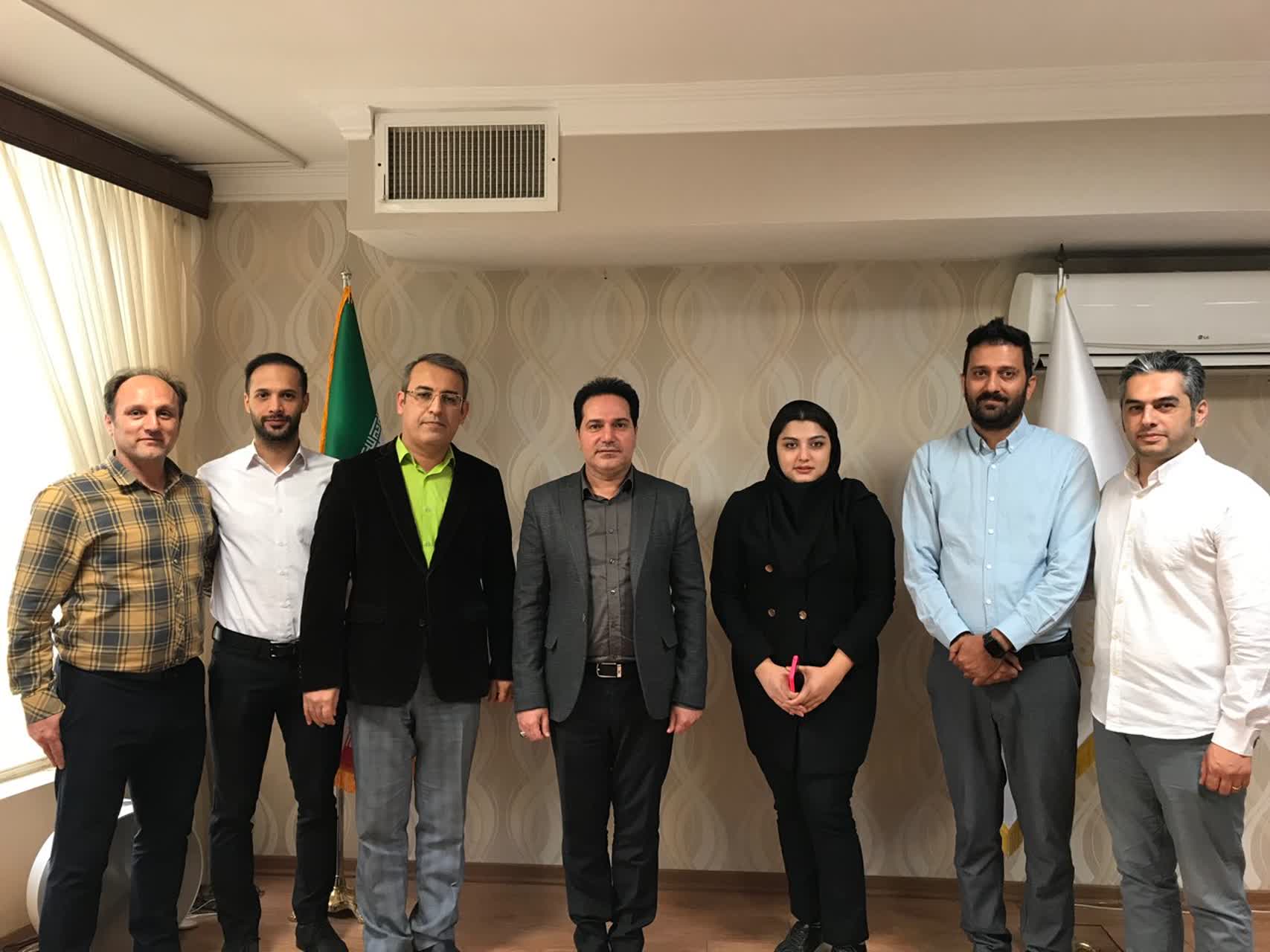تقدیر مدیرعامل آتیه سازان حافظ از کارکنان مدیرت آمار، فناوری اطلاعات و ارتباطات 