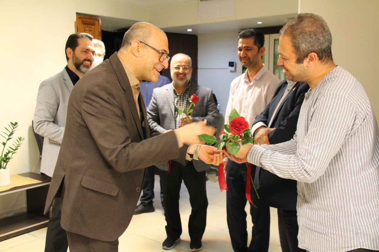 دیدارصمیمانه مدیرعامل آتیه سازان حافظ با کارکنان مدیریت منابع انسانی ستاد مرکزی/ به مناسبت روز ملی منابع انسانی