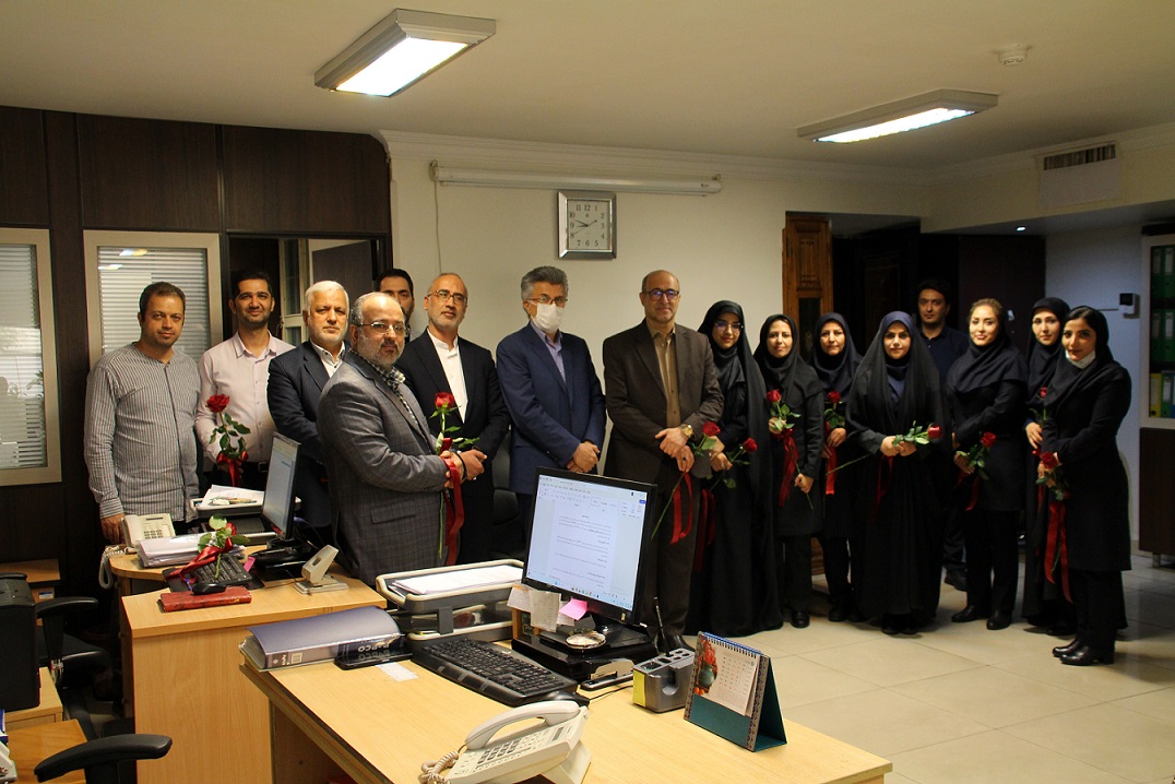 دیدارصمیمانه مدیرعامل آتیه سازان حافظ با کارکنان مدیریت منابع انسانی ستاد مرکزی/ به مناسبت روز ملی منابع انسانی