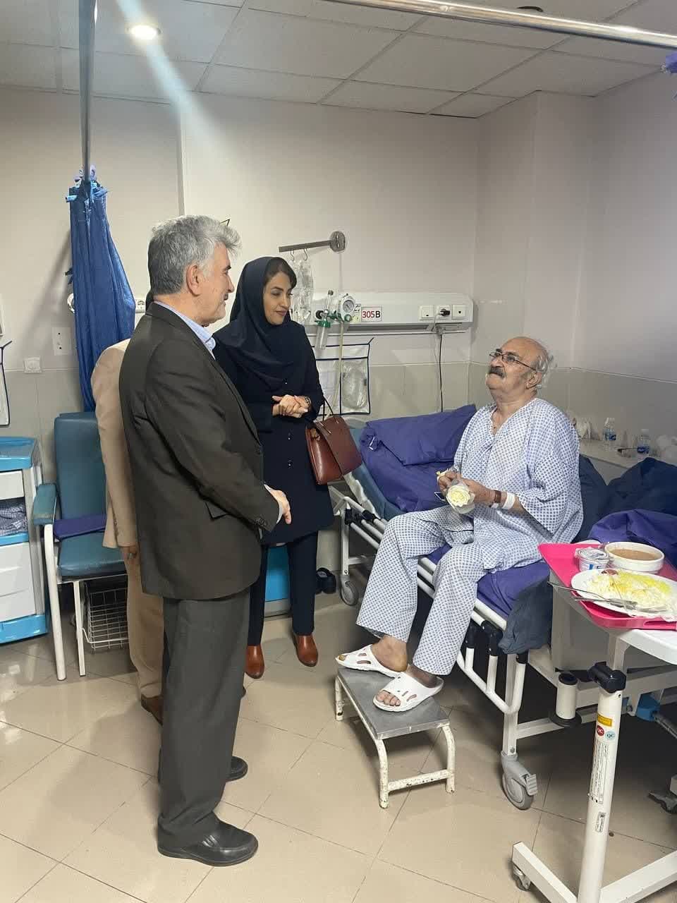 بازدید مدیر شعبه آتیه سازان حافظ  استان البرز از مراکز درمانی طرف قرارداد  دراین استان 